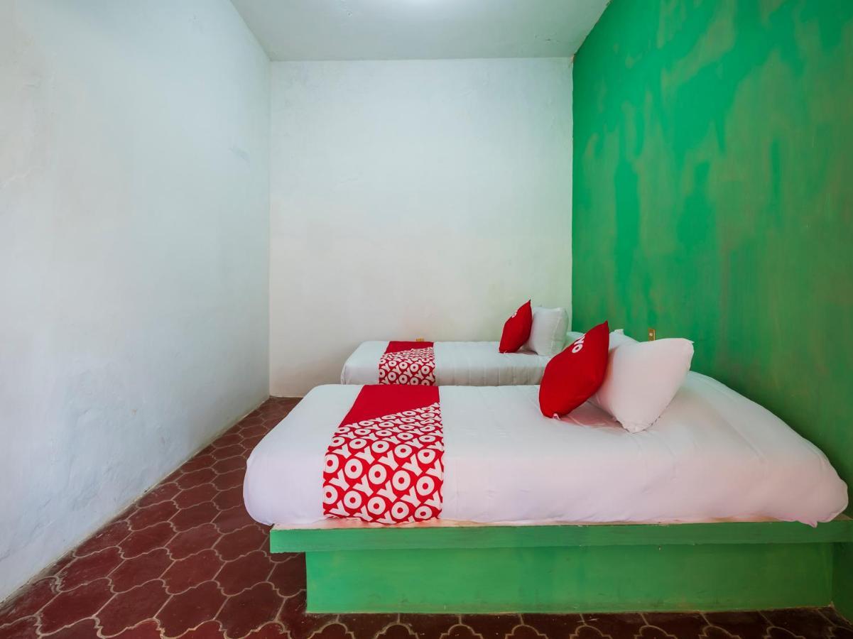 Oyo Hotel Sands Барра-де-Навидад Экстерьер фото